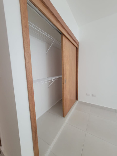 Imagen 22 de 22 de Apartamento De 3 Habitaciones En Alquiler