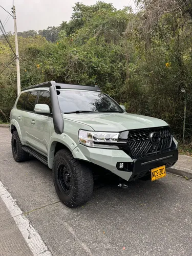 Toyota Land Cruiser 4.5 Imperial Lc200 Diésel