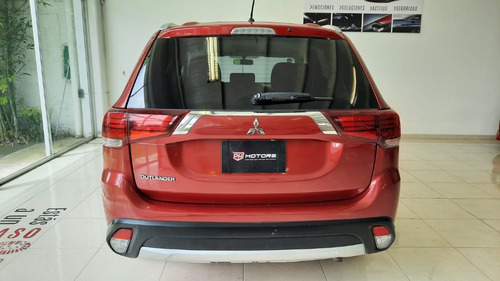 Imagen 3 de 13 de Mitsubishi Outlander 2016 Es