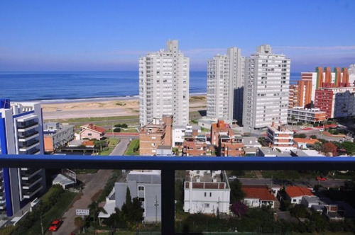 Venta De Apartamento 2 Dormitorios, En Playa Brava