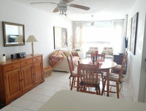 Imagen 4 de 10 de Luminoso Apartamento De 1 Dormitorio Y 1/2 En Edificio Palm Beach Para Alquiler De Temporada