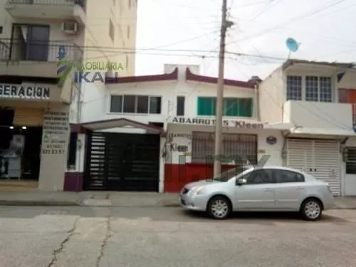 Venta Casa Con Local Comercial Colonia Tajin Poza Rica Veracruz. Ubicada En Calle Ignacio Zaragoza # 101 Colonia Tajin, Municipio De Poza Rica Veracruz. La Casa Consta De Recibidor, Sala, Comedor, Co