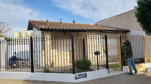 Imagen 1 de 1 de Ph Tipo Casa De 3 Ambientes Con Jardín Y Cochera