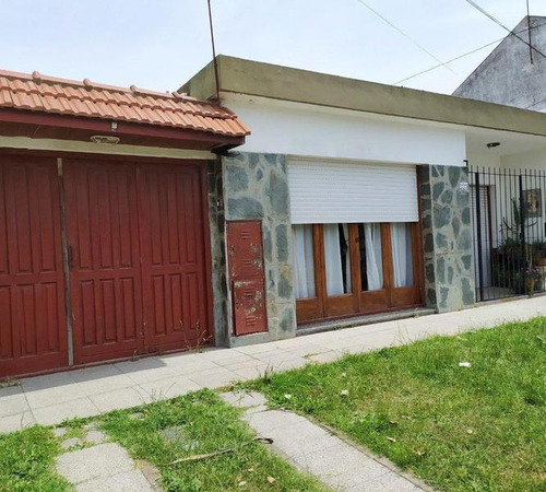 Venta En Block - Tres Departamentos En Ph Con Garage Y Entrada Para Auto