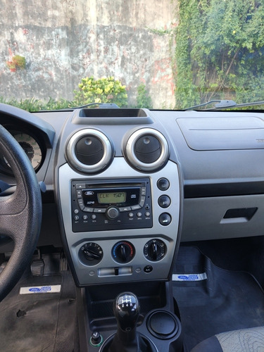 Imagen 14 de 16 de Ford Fiesta Max Edge Plus