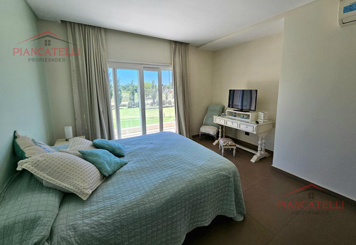 Venta De Casa En Terravista Con 4 Habitaciones