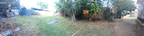Sobrado À Venda Com Amplo Terreno!