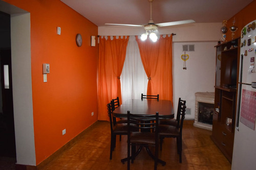 Venta Casa 4 Amb. C/pileta Hurlingham/ Bajo Valor