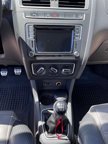 Imagen 15 de 23 de Volkswagen Suran 1.6 Highline Msi 110cv Techo - Cuero - Gps