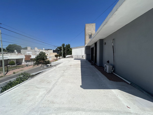 Venta Casa 3 Dormitorios Cochera Pileta V Cabrera