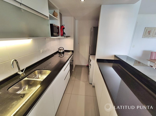Piso Alto En Brava- Ref: 1188