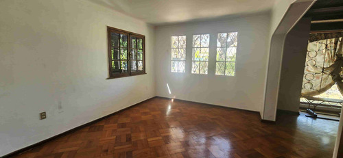 Venta Casa Amplia Las Condes Excelente Ubicación