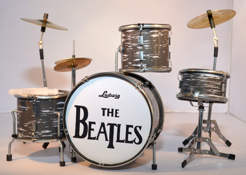 Figura De Coleccion Bateria The Beatles A Escala Vintage