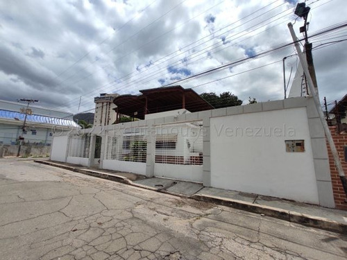 Casa En Venta Barrio Sucre, Las Delicias. Maracay -aragua 23-5084 Hc