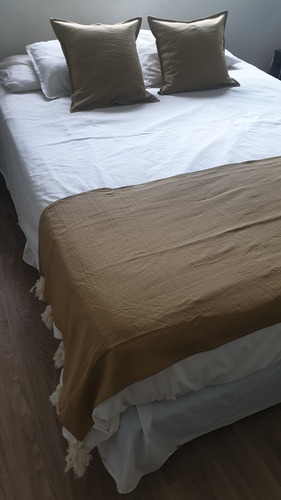 Combo Pie De Cama Más Dos Almohadones 45x45. Tusor Maíz 