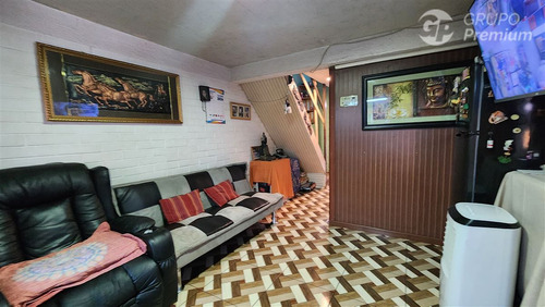 En Venta. Casa De 2 Pisos En Puente Alto.