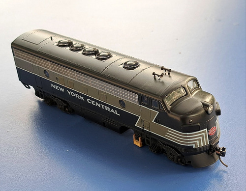 Jr - Locomotora Kato General Motors F7 New York Central H0!