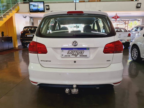Imagem 4 de 9 de Volkswagen Spacefox 1.6 Msi Comfortline 8v Flex 4p Manual