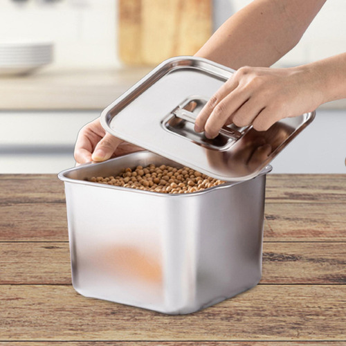A Recipiente De Comida Profunda Para Comida 18cmx18cm