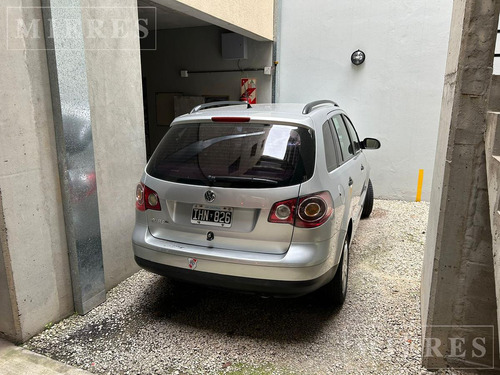 Cochera En Venta En San Isidro.