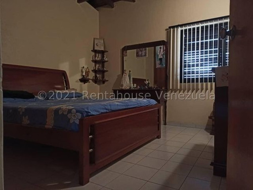 Imagen 25 de 27 de Jorge Sayegh, Vende Hermoso Town House #22-13404