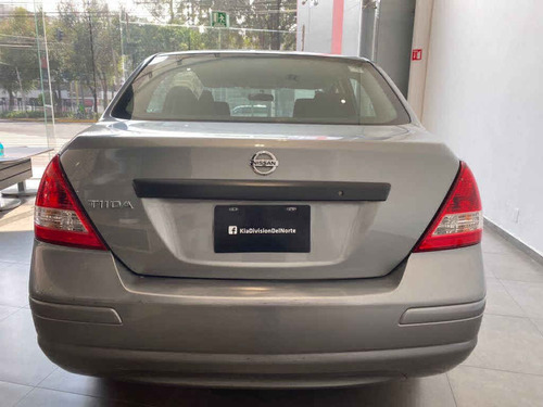 Imagen 6 de 15 de Nissan Tiida 2016 4p Sedán Drive L4/1.6 Man