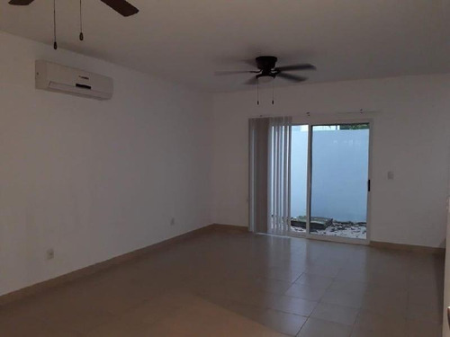 Imagen 2 de 20 de Casa En Venta/renta En Playa Del Carmen.