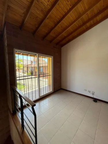 Casa En Venta En Jardines De La Católica. Cod V11893