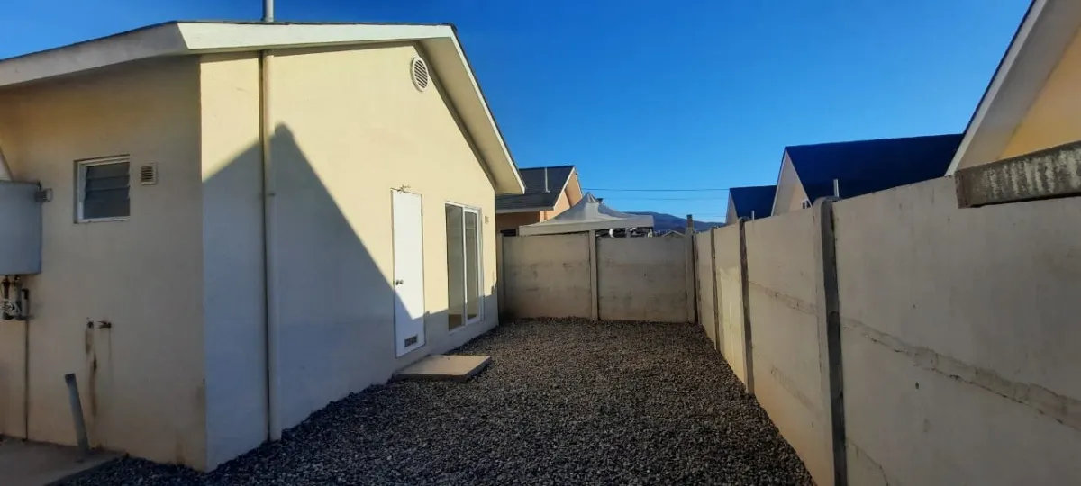 Imagen 3 de 15 de Iluminada Y Acogedora Casa En Arriendo.