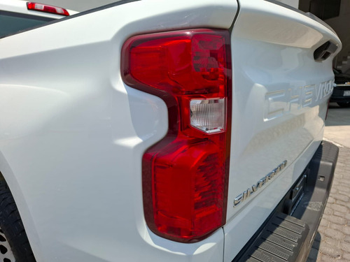 Chevrolet Silverado 4.3 V6 1500 WT Cabina Regular 4x2 At