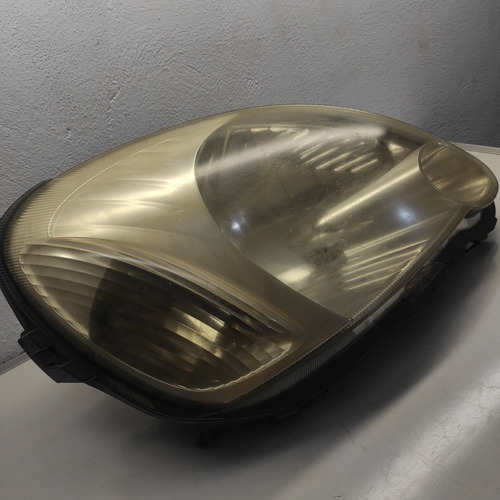 Faro Delantero Toyota Yaris 2001-2005 (Usado)