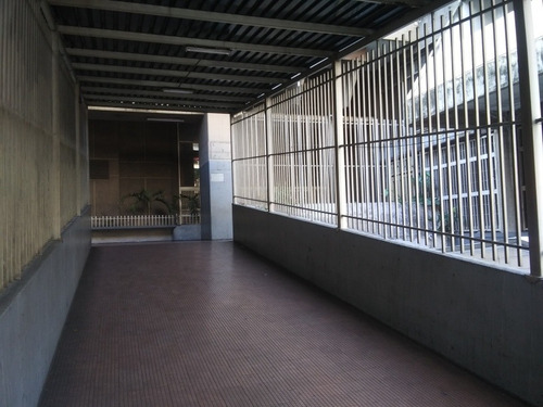 Imagen 13 de 13 de Apartamento En Altagracia. Av Baralt. Centro Rd A28
