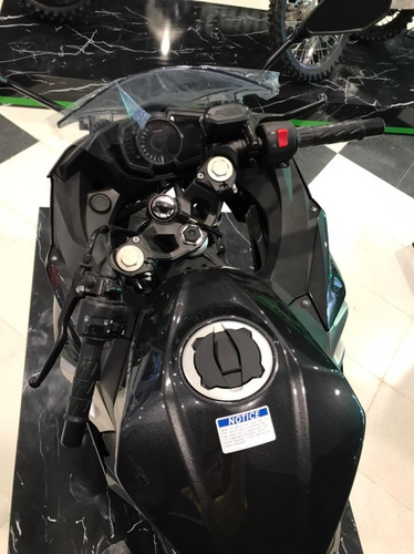 Imagen 10 de 22 de Kawasaki Ninja 400 Abs Negra 0km 2023