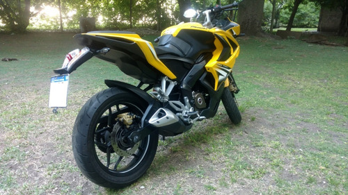 Rouser Rs 200