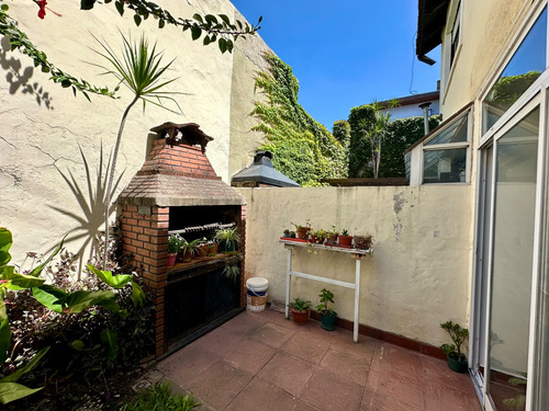 Casa En Venta En Martínez 5 Ambientes Con Cochera Y Jardín