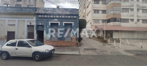 Venta De Casa Con Terreno