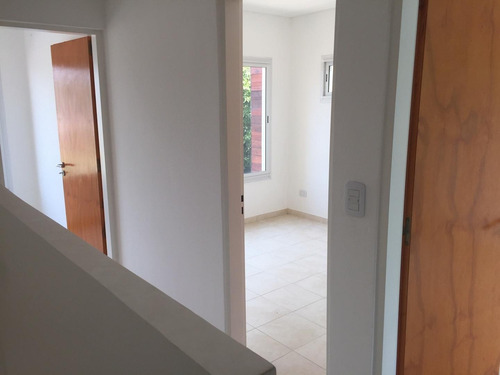 Imagen 17 de 27 de En Venta. Triplex Con Patio Y Cochera. San Miguel