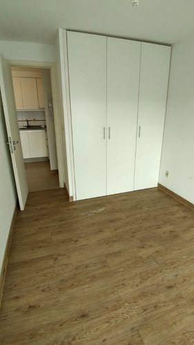 Constituyente Y Magallanes . Ubicación Inmejorable, Cerca De Todo Y Excelente Locomoción. 1 Dormitorio, Balcón, Orientación Norte, Luz Y Sol.