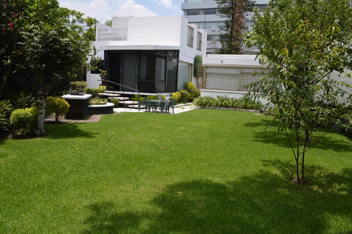 Excelente Terreno Con Uso De Suelo Habitacional Con Comercio En Planta Baja