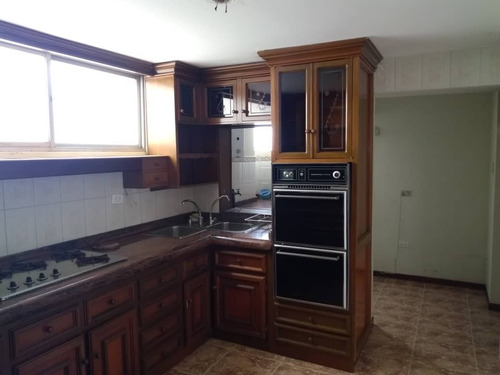 Mile/ En Venta Apartamento En Res. Friuli. Ferrero Tamayo