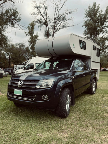 Conjunto De Camper Y Camioneta