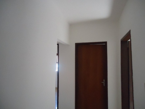 Imagem 10 de 14 de Casa Com Renda Boa Para Moradia Ref: 711