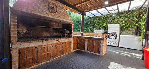 Casa En Alquiler Temporal Con Parque Y Pileta City Bell