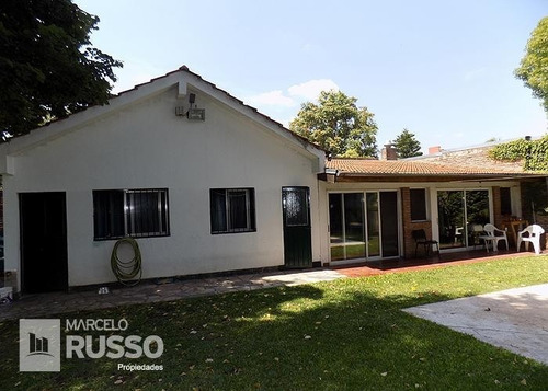 Importante Chalet 7 Amb. C/ Piscina & Quincho