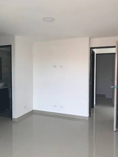 Se Arrrienda Apartamento A 3 Cuadras Del Parque De Rionegro (antioquia)