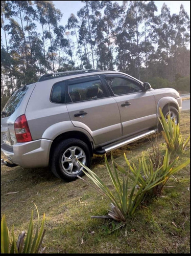 Imagem 4 de 10 de Hyundai Tucson 2009 2.0 Gl 4x2 Aut. 5p