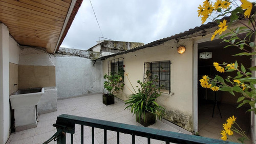 Imagen 19 de 23 de Venta - Casa Cuatro Ambientes Con Garaje Y Departamento - Irala 6071