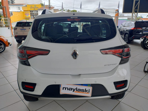 Renault Sandero 1.6 16V 4P SCE FLEX STEPWAY ICONIC X-TRONIC AUTOMÁTICO CVT
