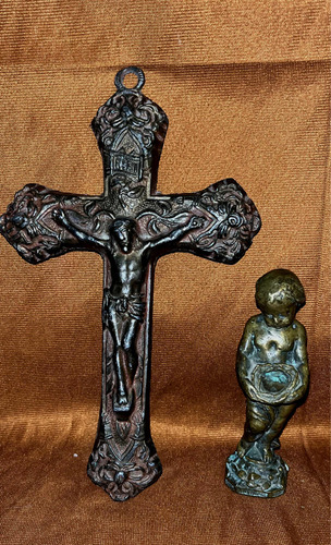 Crucifijo Antiguo Y Niño Religioso En Bronce. Jesús Cruz