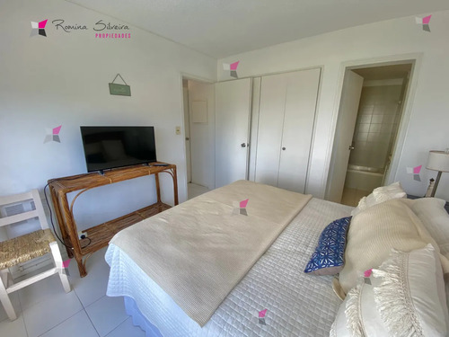Apartamento En Venta 2 Dormitorios 2 Baños 1 En Suite En Torre Marina I